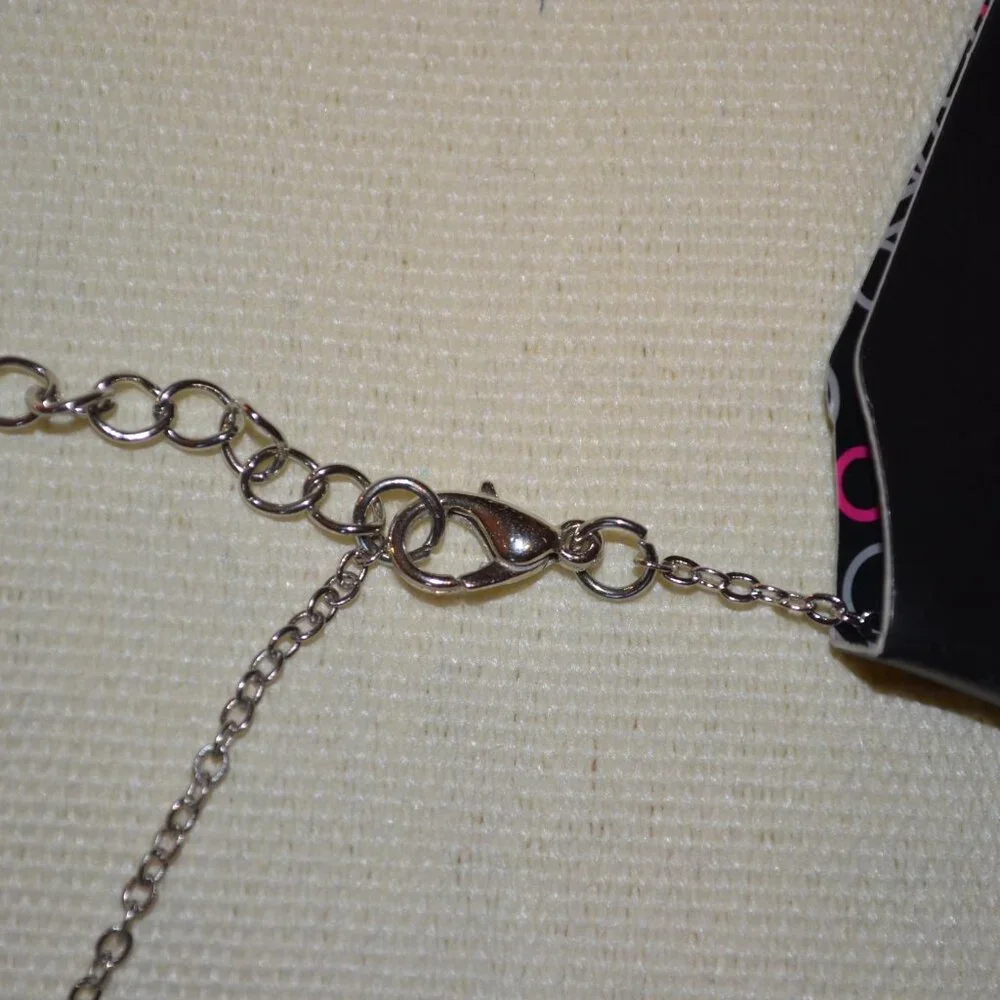 PAPARAZZI (R) Silverton Metal Chain Necklace Hanging Earrings Set Flowers 14y.o+